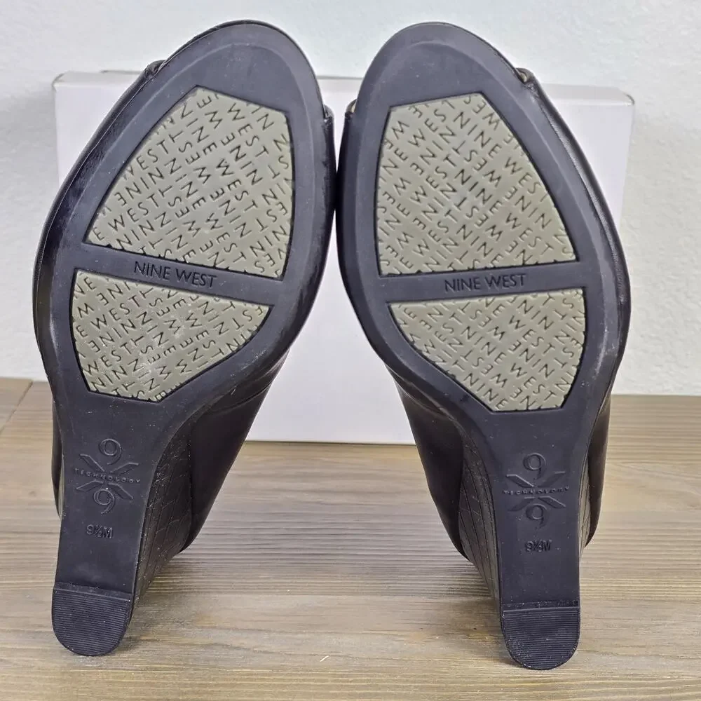 Nine West - Cape 9x9 Dress Wedges with Peep Toe in Size 9.5M Black